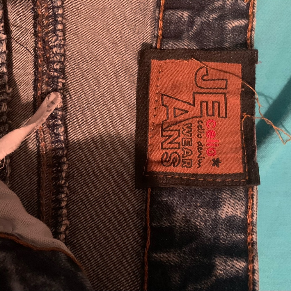 🎄Jeans🎄 - Picture 2 of 5